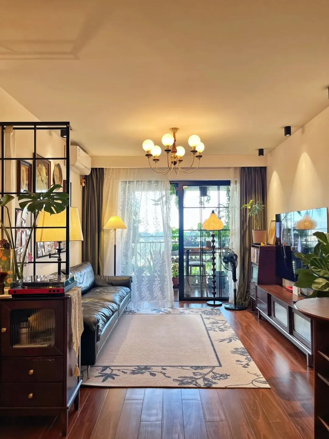 穷装一套82平的中古混搭风小家。