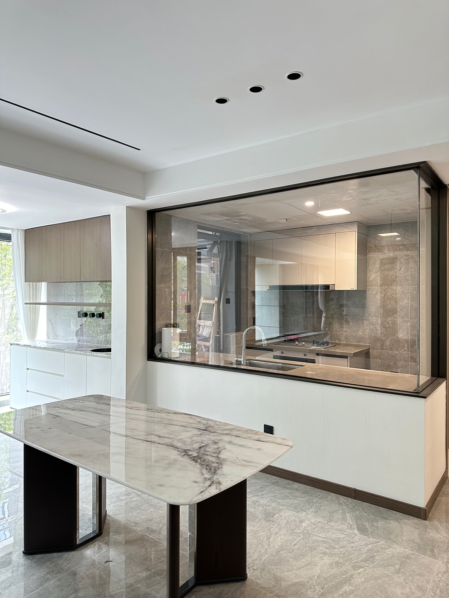 玻璃隔断+客餐厨一体，10万轻奢风出击！